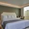 Romantic Inn & Suites
