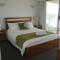 Pacific Surf Absolute Beachfront Apartments - Gold Coast