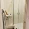 Numero Uno Detached Aparthouse 7 BR Hot Tub Wifi Parking Contractors and Group Friendly