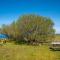 Polrunny Farm Seaberry Cottage with a sea view and log burner