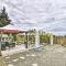 Vancouver Home with Hot Tub Less Than 15 Mi to Portland!