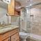 The Chelsea Condo with Hot Tub and Pool Access! - بريكنريدج