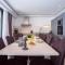 Luxury Villa POCRNJA -heated pool, sauna, jacuzzi, pool table