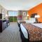 Howard Johnson by Wyndham Arlington Ballpark / Six Flags