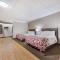 Red Roof Inn & Suites Omaha - Council Bluffs