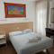 Hostal Milmarcos