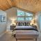 Modern Mountain Escape on Golf Course with Hot Tub!