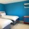 Kingfisher Glamping Cabin