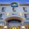 Days Inn & Suites by Wyndham Altoona - Altoona