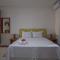 Apartamentos Quintal - 2 Quartos Suítes e Sala