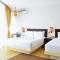 DHotel & Suites