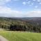Enjoy the Long Range View, Ski in n out Top of the Mountain condo - سنوشو