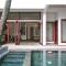 Sarina Hotel & Villa