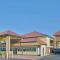 Super 8 by Wyndham Suwanee - Suwanee