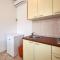 Studio apartment in Seget Vranjica with terrace, air conditioning, WiFi, washing machine 5052-1 - Seget Vranjica