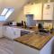 Yarmouth Apartments, Street Permit Parking, Close To Everything, Beach, Pier, Free WIFI