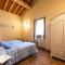 Appartamento in casale con piscina Casa I Pavoni