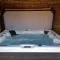 Hot Tub Pet Friendly Luxury Cosy Cottage, Near Withernsea and Patrington - Welwick