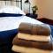 Luxury 2 bedroom city centre apartment with panoramic views and high ceilings