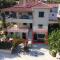 Strelitzia Apartments