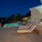 Kavos House