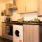 LiveStay-Modern Apartment Minutes Away From Heathrow - Slough