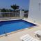 Apartamento completo p temporada Ubatuba, excelente localização com conforto e economia - أوباتوبا