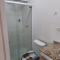 Apartamento completo p temporada Ubatuba, excelente localização com conforto e economia - أوباتوبا