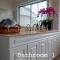 Getaway Lakefront Environmental House on Lake Macquarie with Water View