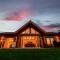 Cuddfan Lodge on a Gorgeous Private Lake - Newport
