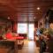 Maisalm, Apt 4