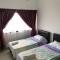 Beach Resort HOME STAY SRI SAYANG 05 APARTMENT BATU FERRINGHI 2BEDROOM - Бату-Феррінгі