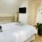 Silverwood Coach House, with pre booked use of Indoor Swimming Pool - Frome