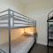 Brightwater 2nd floor Apartment for up to 6 guests near North Bay beach