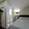 Brightwater 2nd floor Apartment for up to 6 guests near North Bay beach