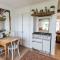 Fairlight - Charming coastal home on the beach