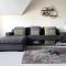 Regal Retreat Modern 2 bed apartment 400m from sea