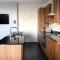 Regal Retreat Modern 2 bed apartment 400m from sea