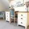 Regal Retreat Modern 2 bed apartment 400m from sea