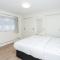 The White & Warm, Free Parking & Wifi, 8 beds