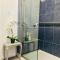 Modern Private Bedroom with Bus Stop to NYC - 恩格尔伍德