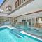 Bird of Paradise Holiday Home with Heated Pool Bird of Paradise Holiday Home with Heated Pool