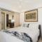 Spacious 3 bedroom apartment opposite surf club