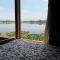 RITZ Houseboats