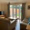 Cheerful 3 bedroom home close to beach and High St