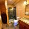 UV Log home with direct Cannon Mountain views Minutes to attractions Fireplace Pool Table AC - بيثليهيم