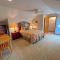O8 Renovated Forest Cottage Townhome with great Mt Washington views fast wifi Walk to skiing - Carroll