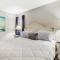 2072 Beach Wood