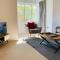 Weybridge - Town Centre Serviced Apartment - Weybridge