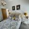 1 The Salt Yard, Whitstable - free parking, centre of town, 2 min walk to beach